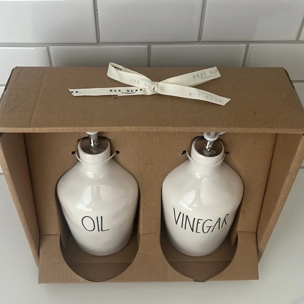CUTE. RAE DUNN. OIL & VINEGAR